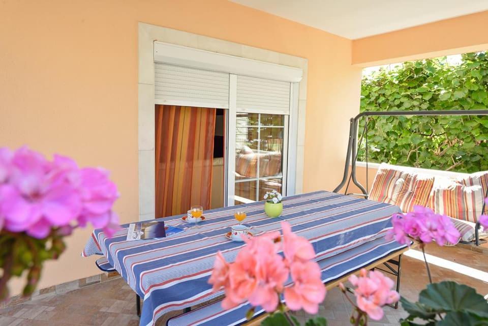 Sreca Apartment Near Beach With Bbq Bibinje Buitenkant foto