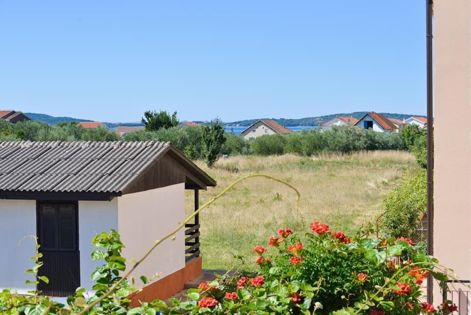 Sreca Apartment Near Beach With Bbq Bibinje Buitenkant foto
