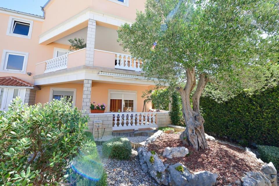 Sreca Apartment Near Beach With Bbq Bibinje Buitenkant foto