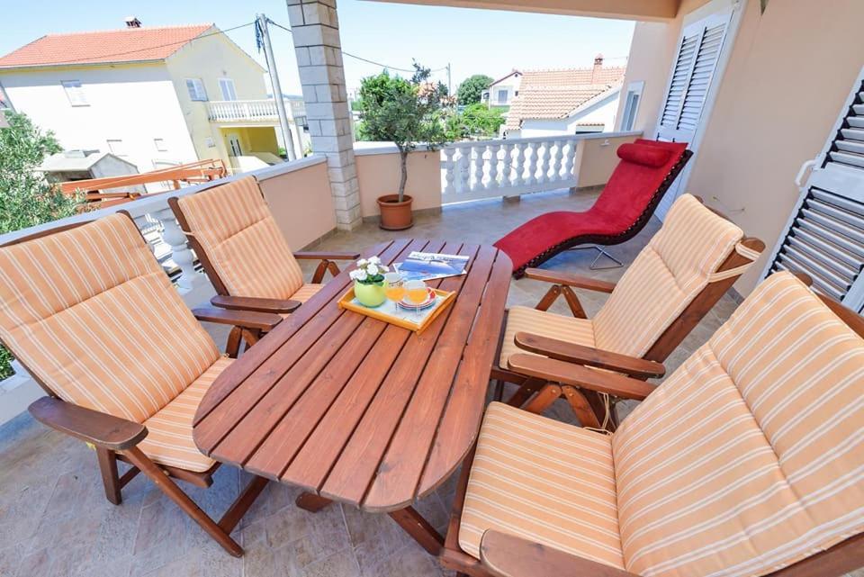 Sreca Apartment Near Beach With Bbq Bibinje Buitenkant foto