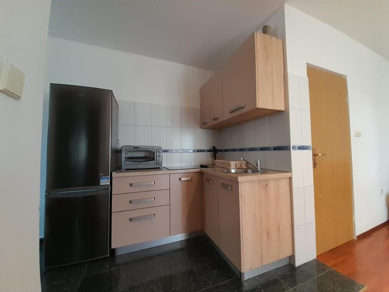Sreca Apartment Near Beach With Bbq Bibinje Buitenkant foto